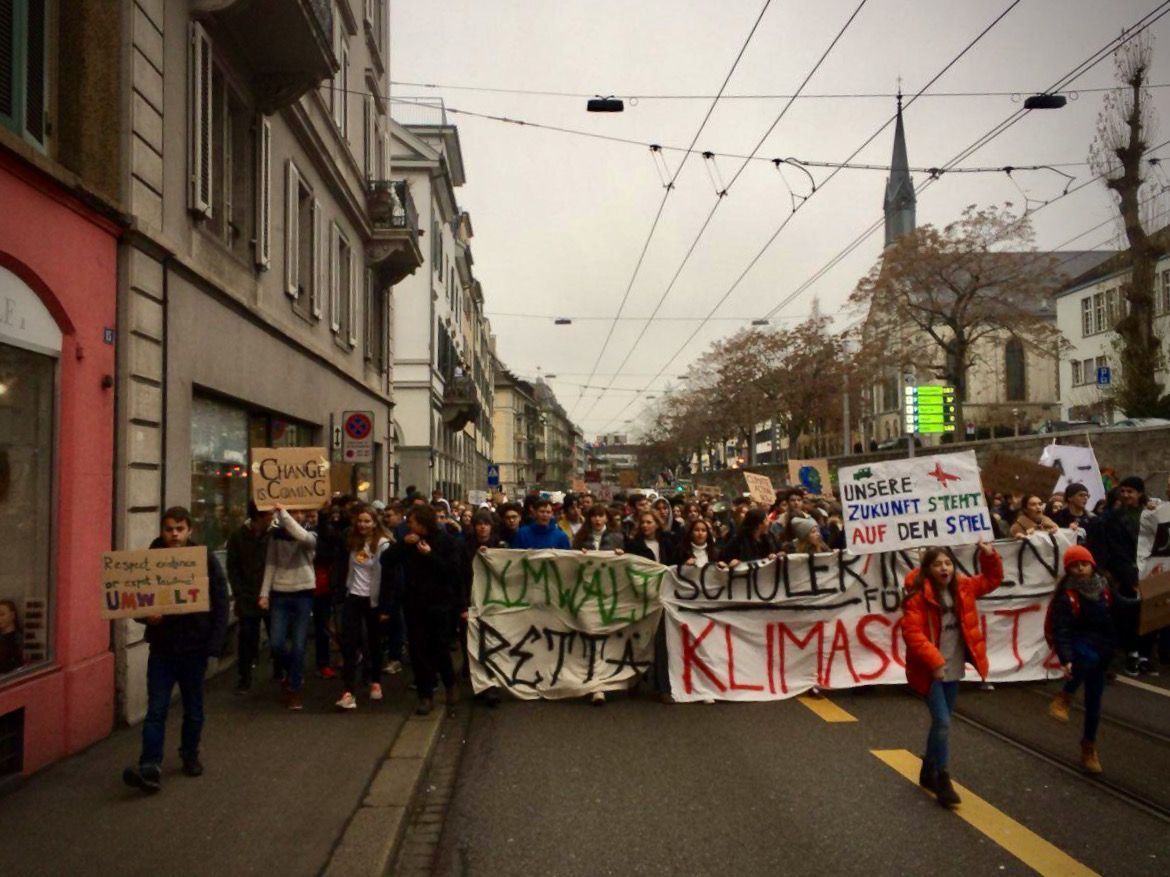 Mood image for Schwänzen fürs Klima – Schüler*innen-Demo gegen enttäuschende Klimapolitik