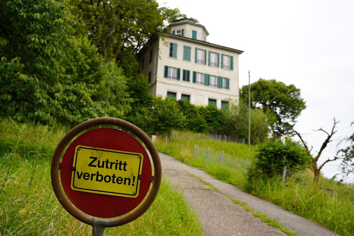 Mood image for Bordell, Klinik, Beiz: Die mysteriöse Geschichte der Stephansburg