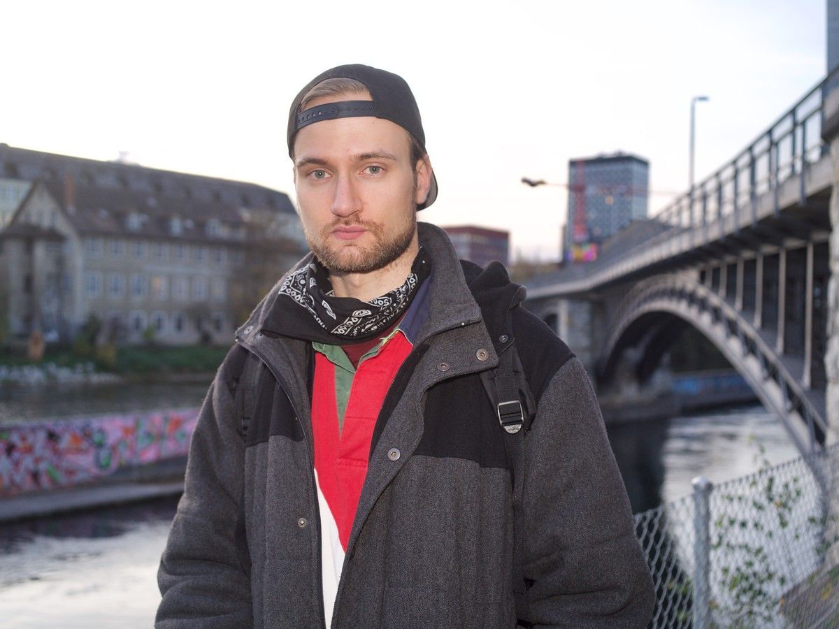 Mood image for «Die Nacht kommt, egal ob mit oder ohne Schlafplatz» – Jonny lebte zwei Jahre auf Zürichs Strassen