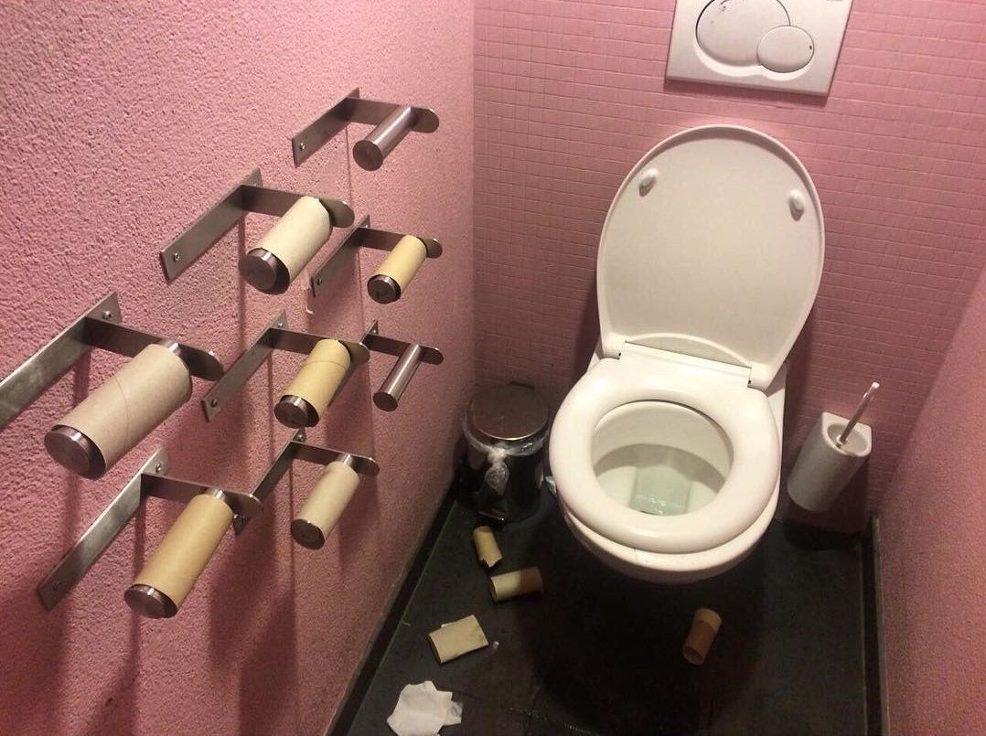 Mood image for Diese Instagrammerin fotografiert Toiletten, weil sie «susch kei Hobbys» hat ;)