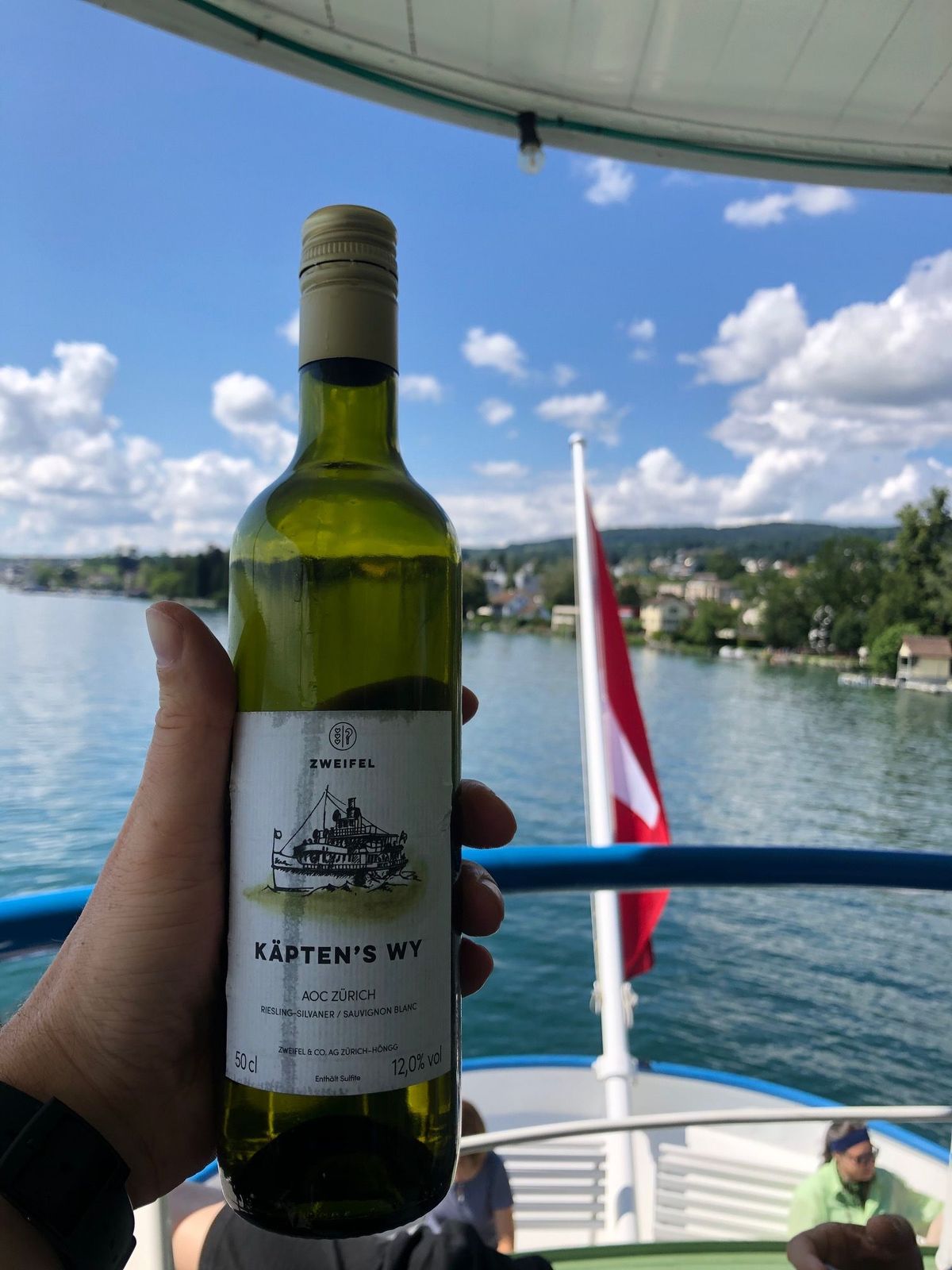 Article image for Als Tourist auf dem Zürichsee: Von Spareribs, Federer und «Käptn’s Wy»