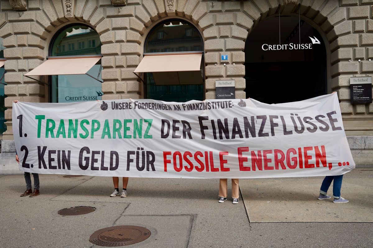 Mood image for Klimabewegung inszeniert Auftritt von Credit Suisse